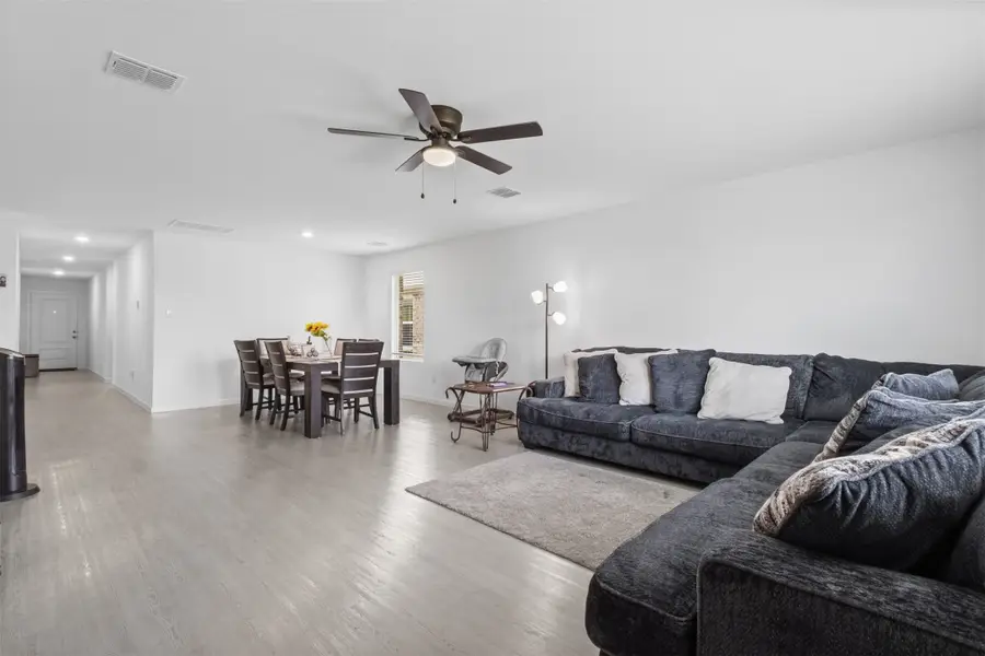 4958 Meadow Glen Drive, Ennis, TX 75119 - #3