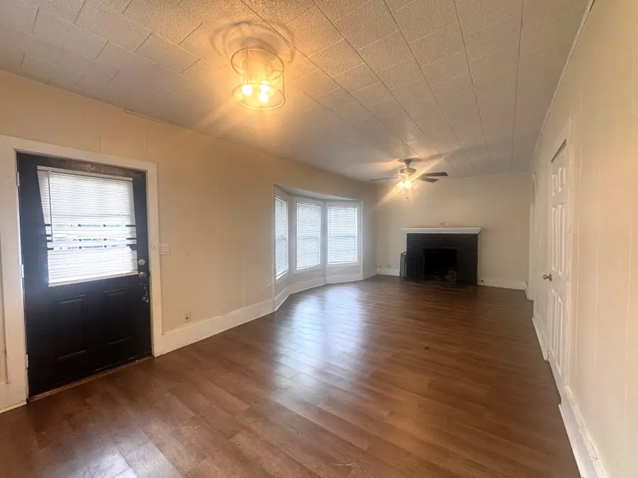 414 W 4th Street, Mount Pleasant, TX 75455 - #2