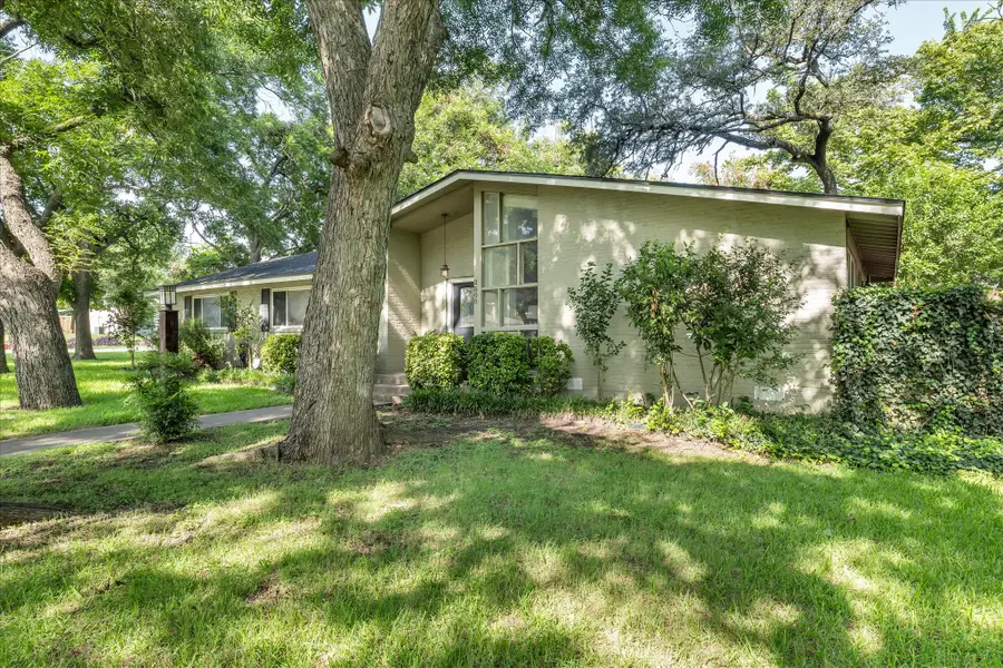 2500 N 42nd Street, Waco, TX 76710 - #2