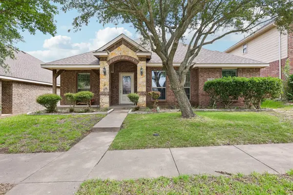 117 Brook Hollow Lane, Red Oak, TX 75154