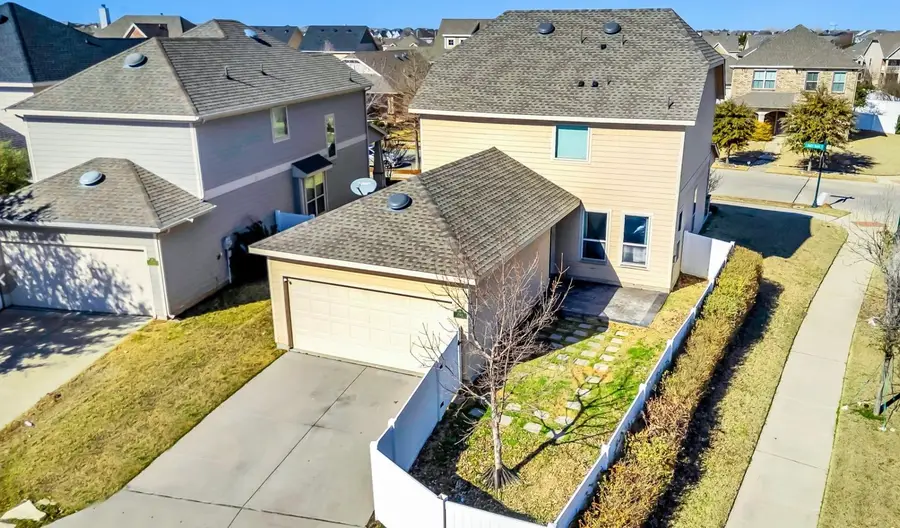 1044 Holly Anne Lane, Aubrey, TX 76227 - #2