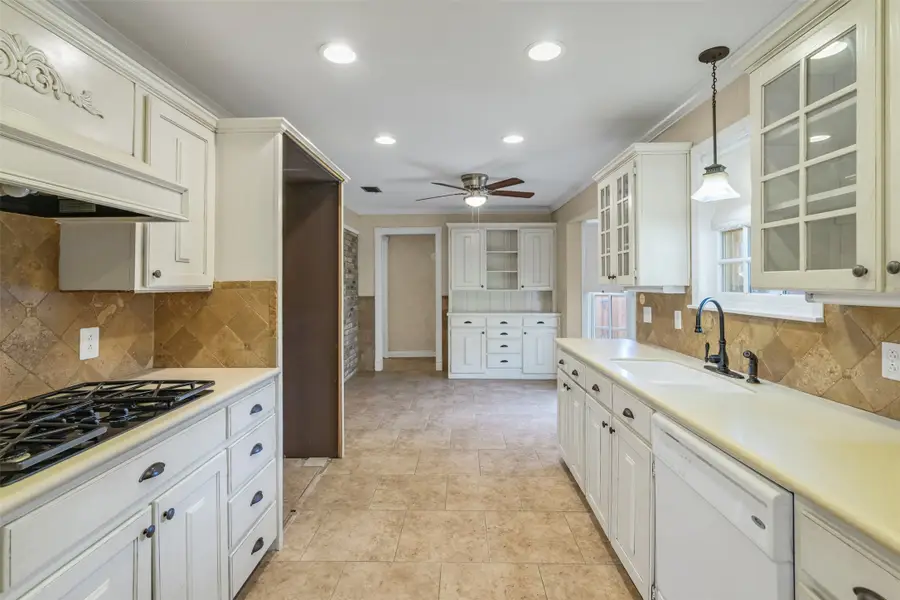 902 Dunbarton Drive, Richardson, TX 75081 - #3