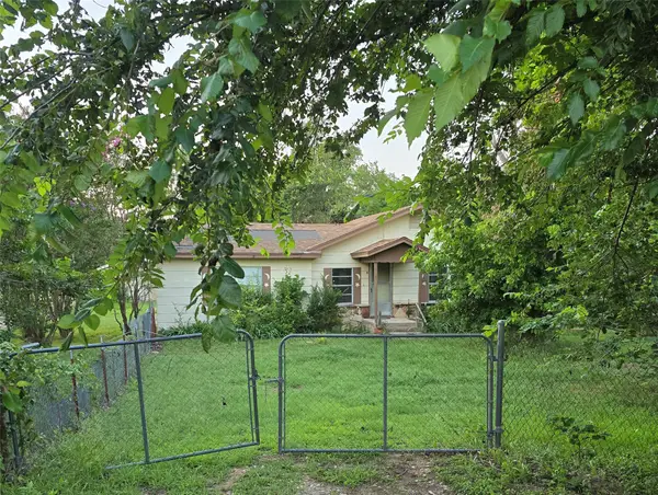 419 Young Road, Springtown, TX 76082