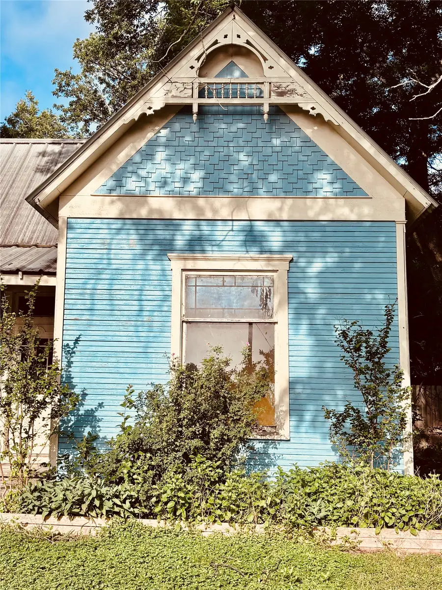 307 S Avenue D, Clifton, TX 76634 - #2