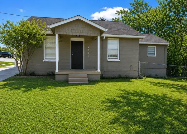 4530 White Oak Lane, Fort Worth, TX 76114