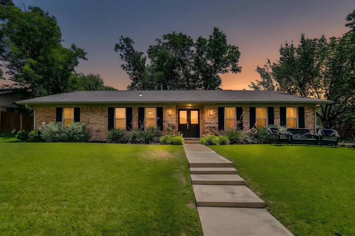 3825 Twilight Drive S, Benbrook, TX 76116 - #1
