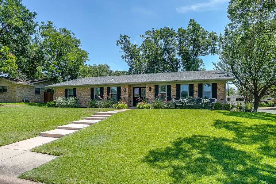 3825 Twilight Drive S, Benbrook, TX 76116 - #2