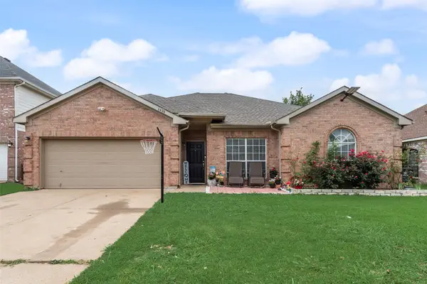 6420 St Alban Court, Arlington, TX 76001