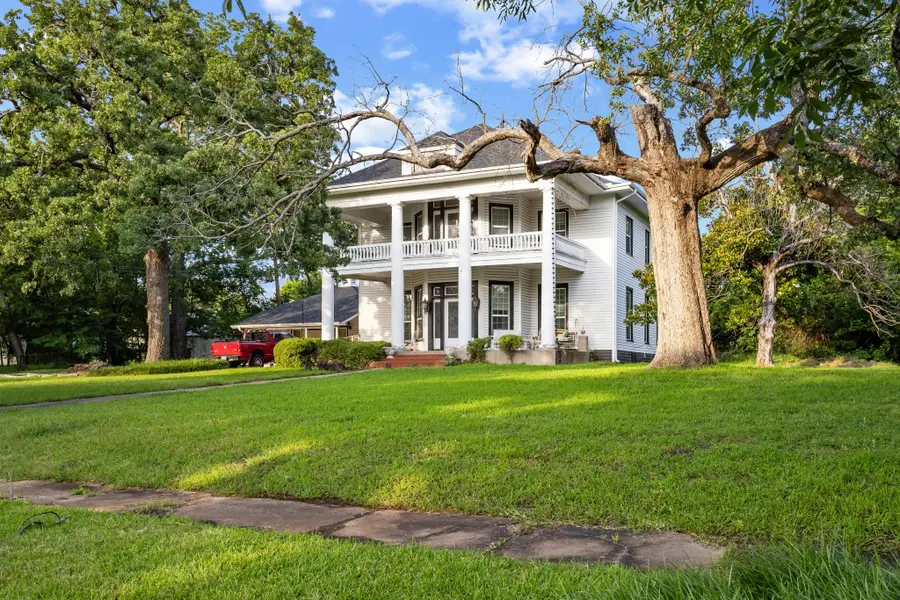 1114 S Houston Avenue, Denison, TX 75021 - #2
