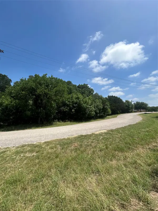 13010 Crestwood Drive, Whitney, TX 76692