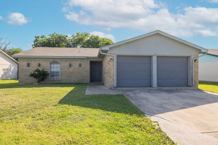 1128 E Georgian Road E, Saginaw, TX 76179 - #2