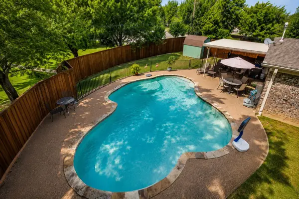 6736 Corona Drive, North Richland Hills, TX 76180