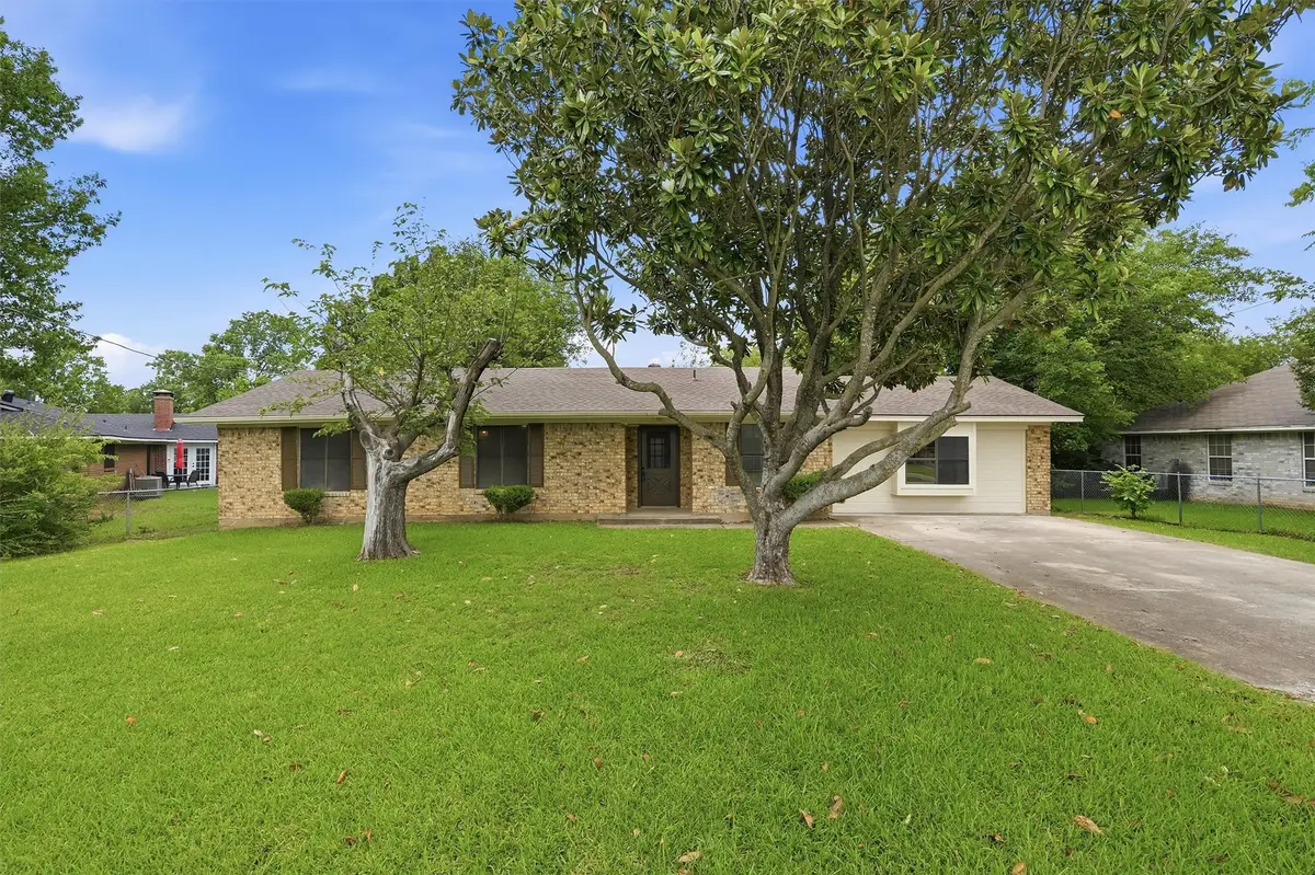 108 Loraine Street, Pottsboro, TX 75076 - #1