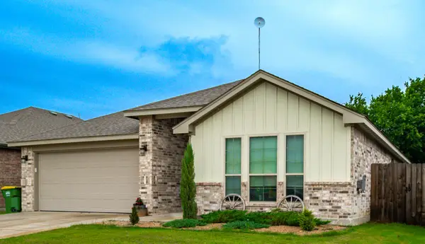 206 Hubbard Street, Hillsboro, TX 76645