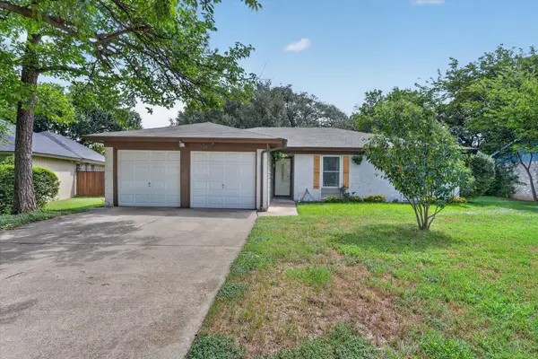 324 N Heights Drive, Crowley, TX 76036