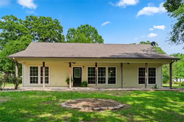 109 Rs County Road 3319, Emory, TX 75440