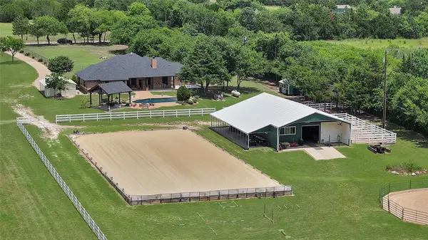 411 N Oak Branch Road, Waxahachie, TX 75167