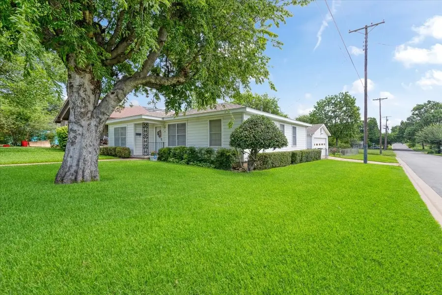 101 N Burdette Avenue, Sherman, TX 75090 - #2