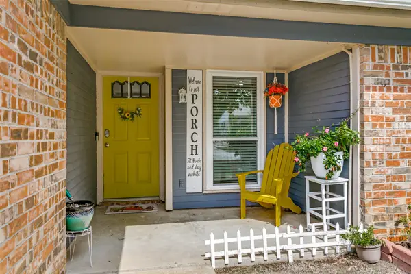 6520 Constitution Drive, Watauga, TX 76148