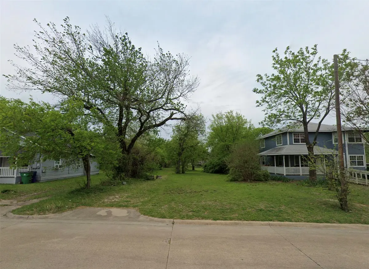 609 E Parks Avenue, Waxahachie, TX 75165 - #1