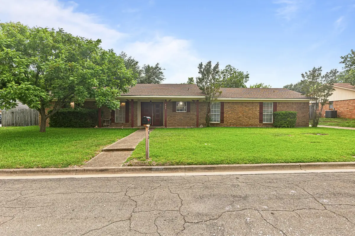 505 Pinewood Lane, Hewitt, TX 76643 - #1