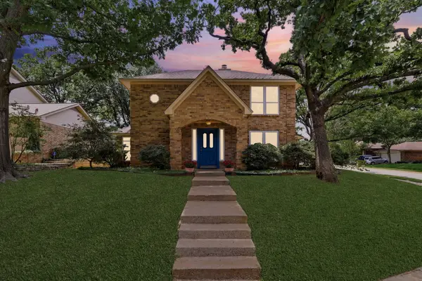3620 Dorchester Drive, Bedford, TX 76021