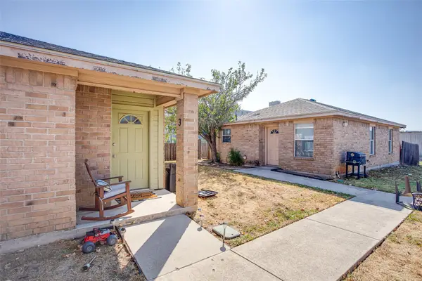 121 Cambridge Drive, Saginaw, TX 76179