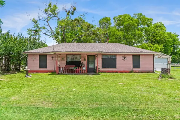 410 W Pine Street, Edgewood, TX 75117