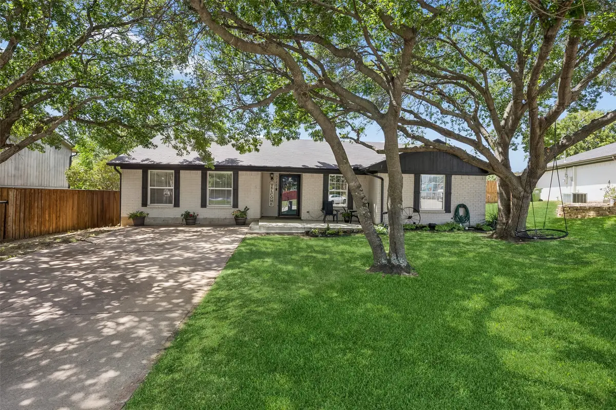 5728 Constitution Court, Watauga, TX 76148 - #1