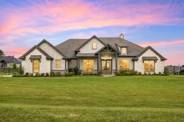 215 Cooper Lane, Van Alstyne, TX 75495