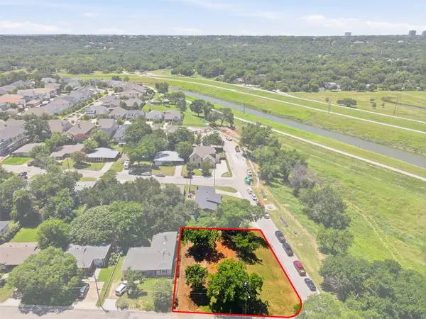 5317 Red Bud Lane, Fort Worth, TX 76114