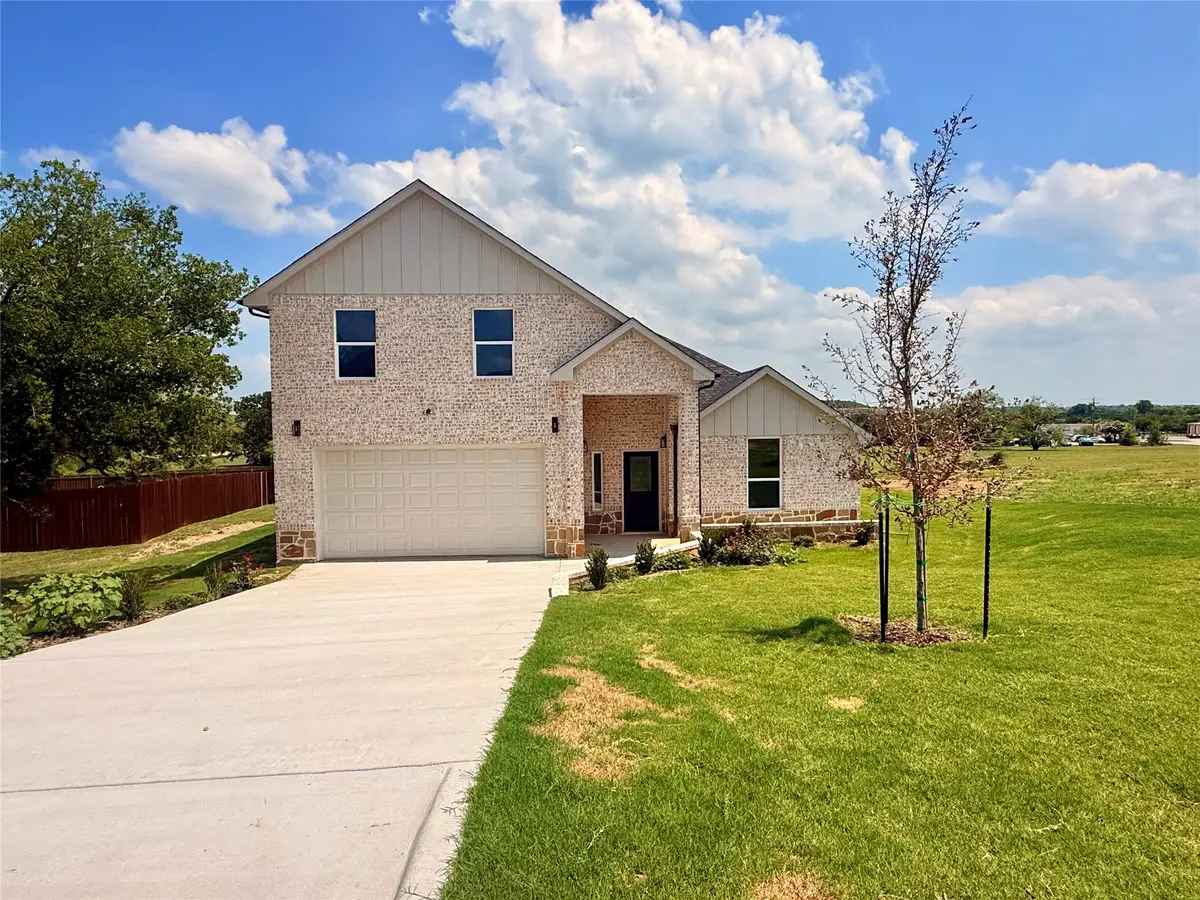 402 Bellaire Circle, Mineral Wells, TX 76067 - #1
