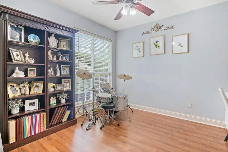910 Holly Hill, Mount Pleasant, TX 75455 - #2