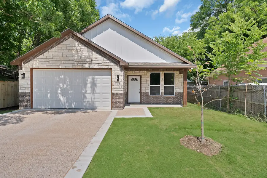 1112 Trinity Street, Cleburne, TX 76031 - #2