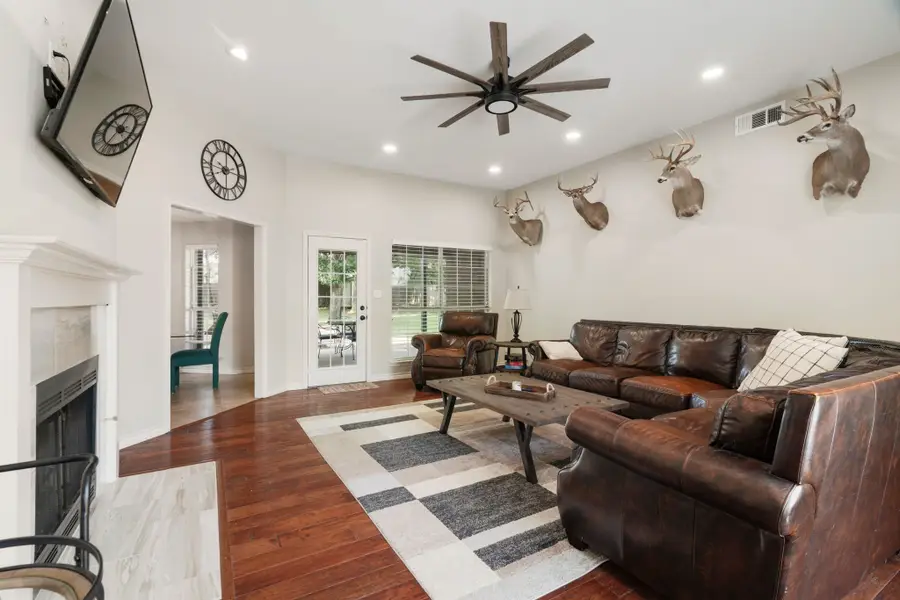 57 Helena Dr, Powderly, TX 75473 - #2