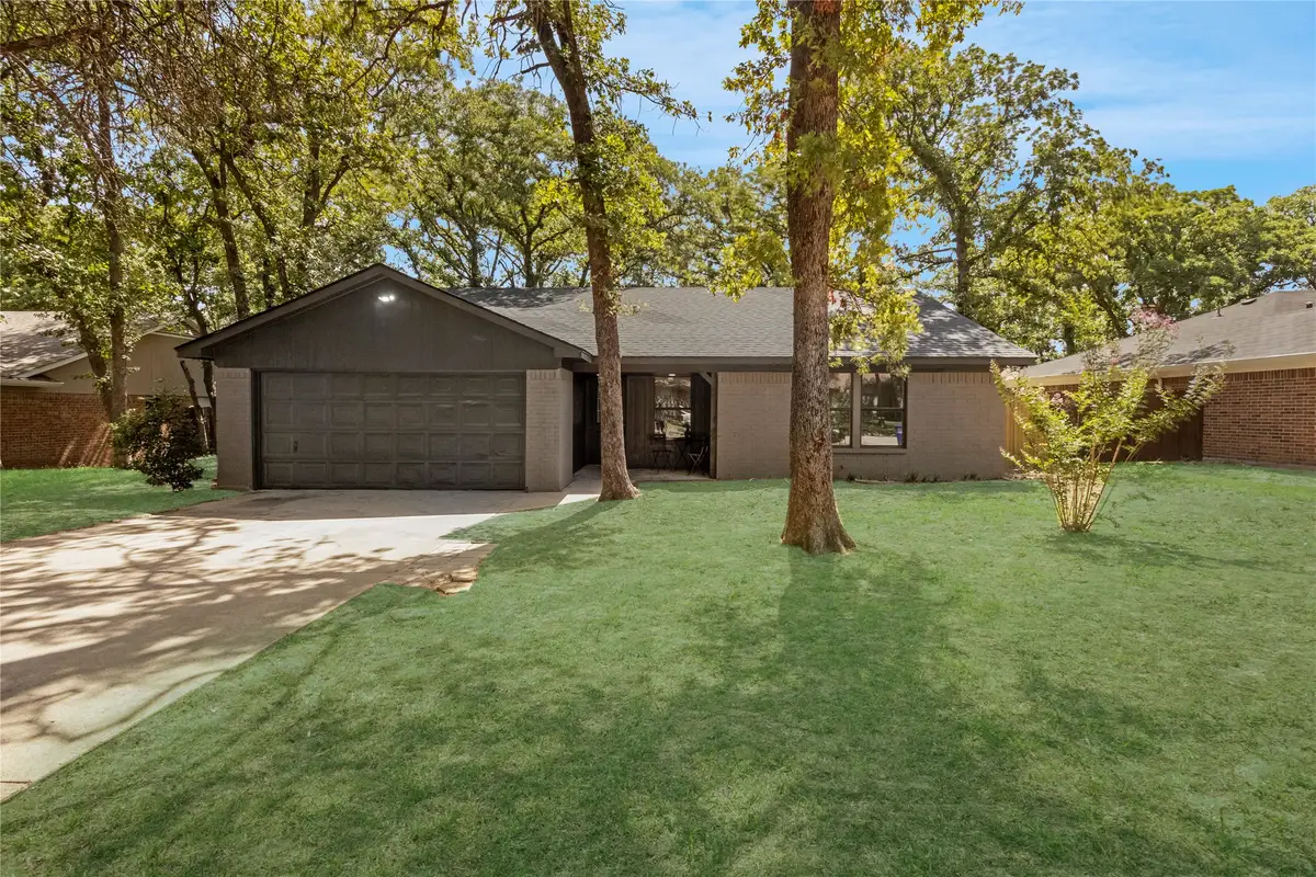 908 Red Oak Street, Azle, TX 76020 - #1