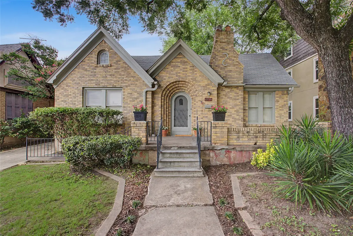 3913 W 4th Street, Fort Worth, TX 76107 - #1