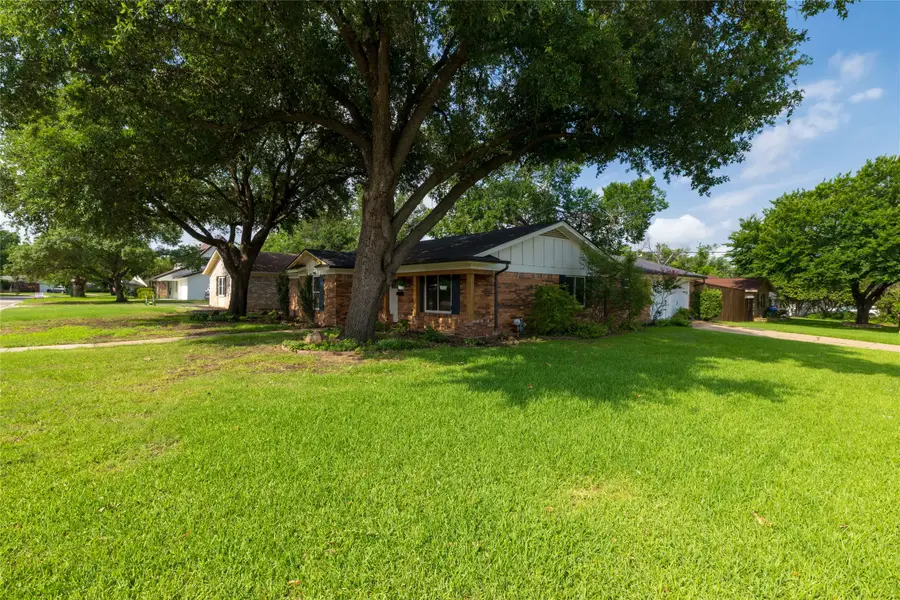 702 Commerce Street, Euless, TX 76040 - #2