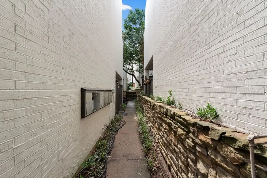 3906 Buena Vista Street #18, Dallas, TX 75204 - #2