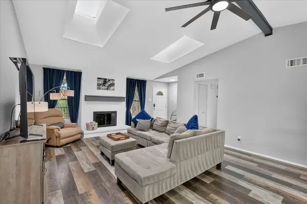2806 Holy Cross Lane, Garland, TX 75044