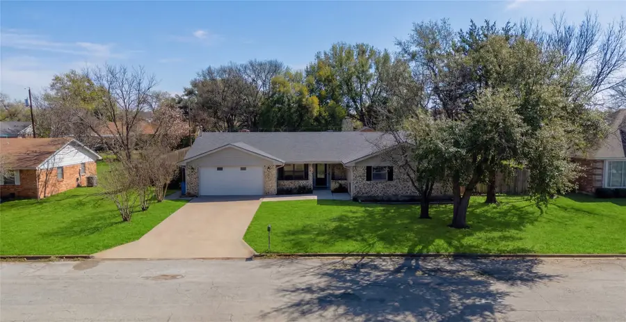 311 Shady Oak Road, Keene, TX 76059 - #2