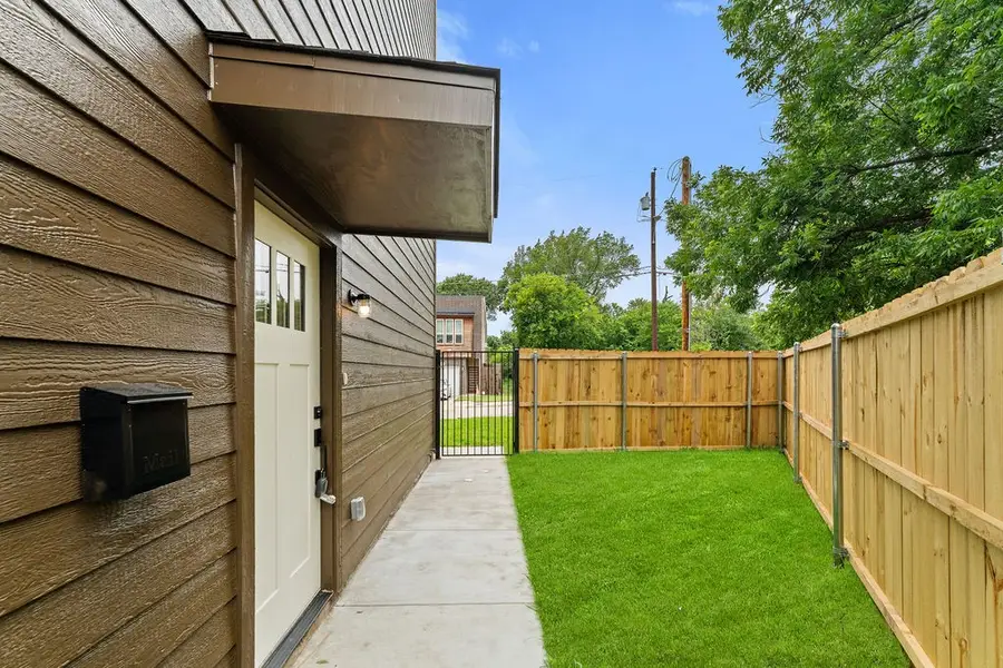 2428 Saint Clair Drive, Dallas, TX 75215 - #2