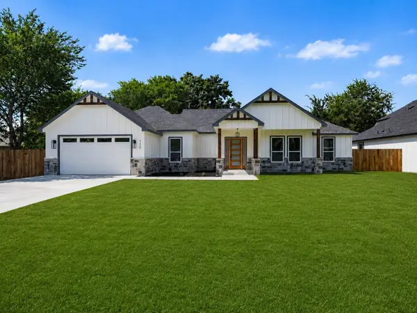 115 Dennis Drive, Azle, TX 76020