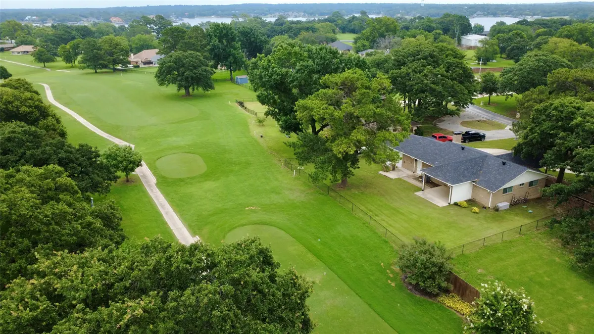 104 Kiowa Drive W, Gainesville, TX 76240 - #1