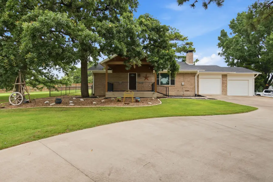 104 Kiowa Drive W, Gainesville, TX 76240 - #3