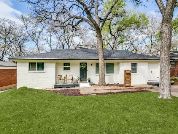 708 Oakwood Drive, Euless, TX 76040
