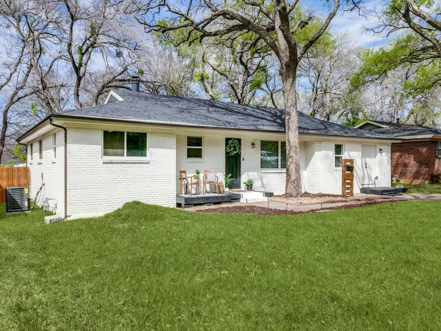 708 Oakwood Drive, Euless, TX 76040 - #2