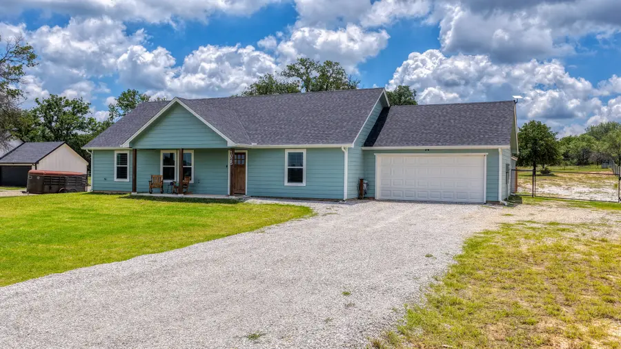 1025 Hereford Drive, Springtown, TX 76082 - #2