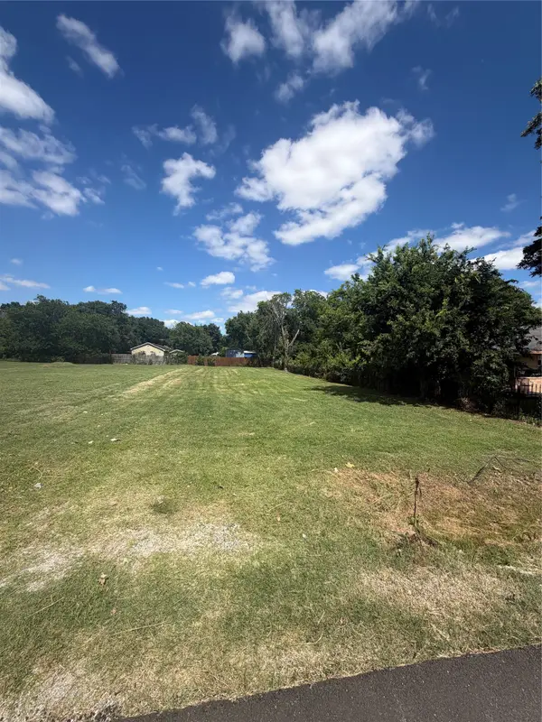 3218 Palacios Avenue, Dallas, TX 75212
