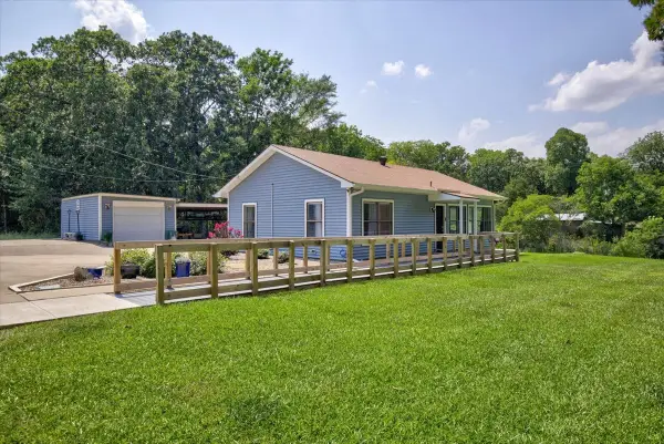 913 Keoki Court, Tool, TX 75143